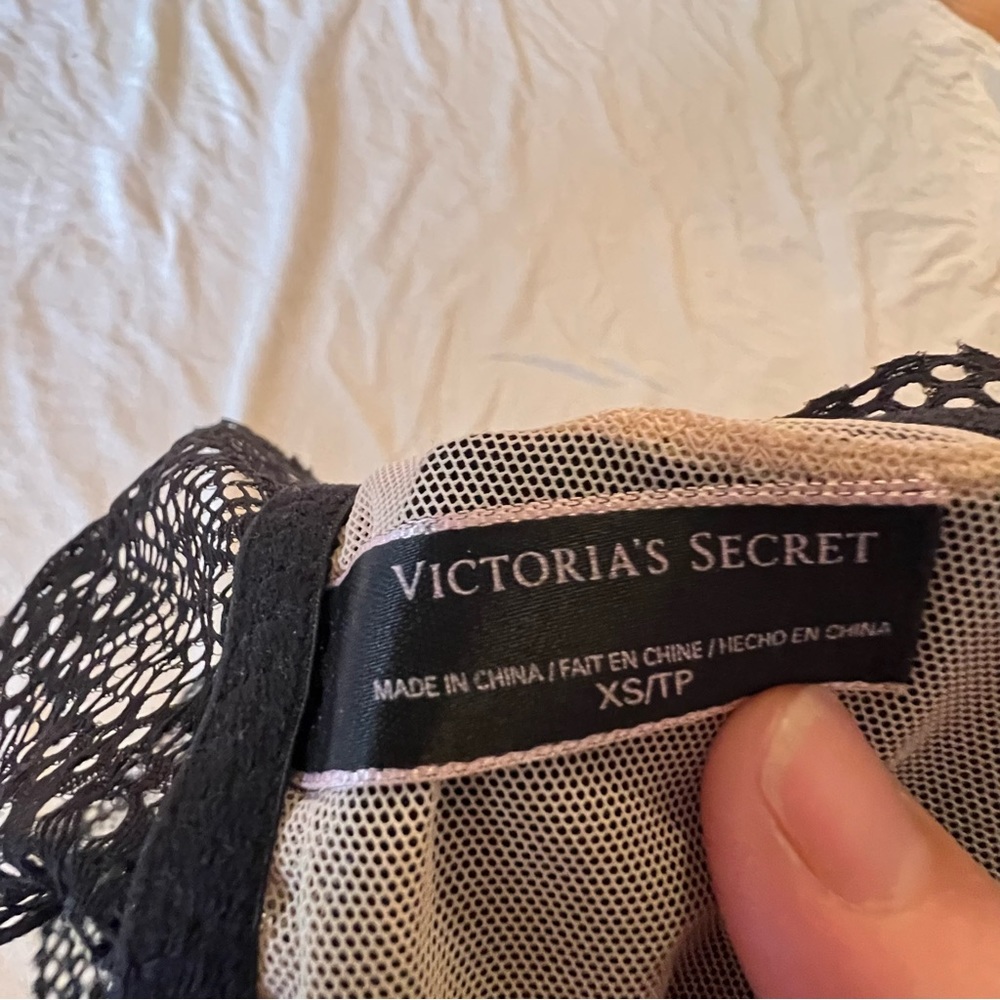 Victoria’s Secret all over crochet sexy black bracelet/ crop top. Size XS. - Picture 8 of 8
